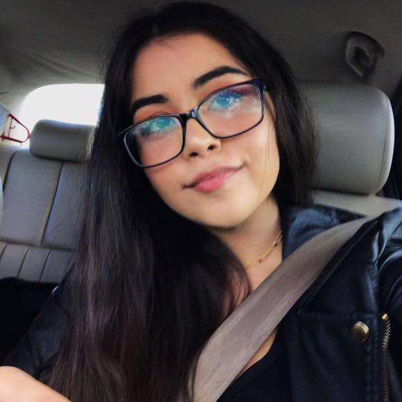 Meet your Posher, Lizbeth - Picture 1 of 1